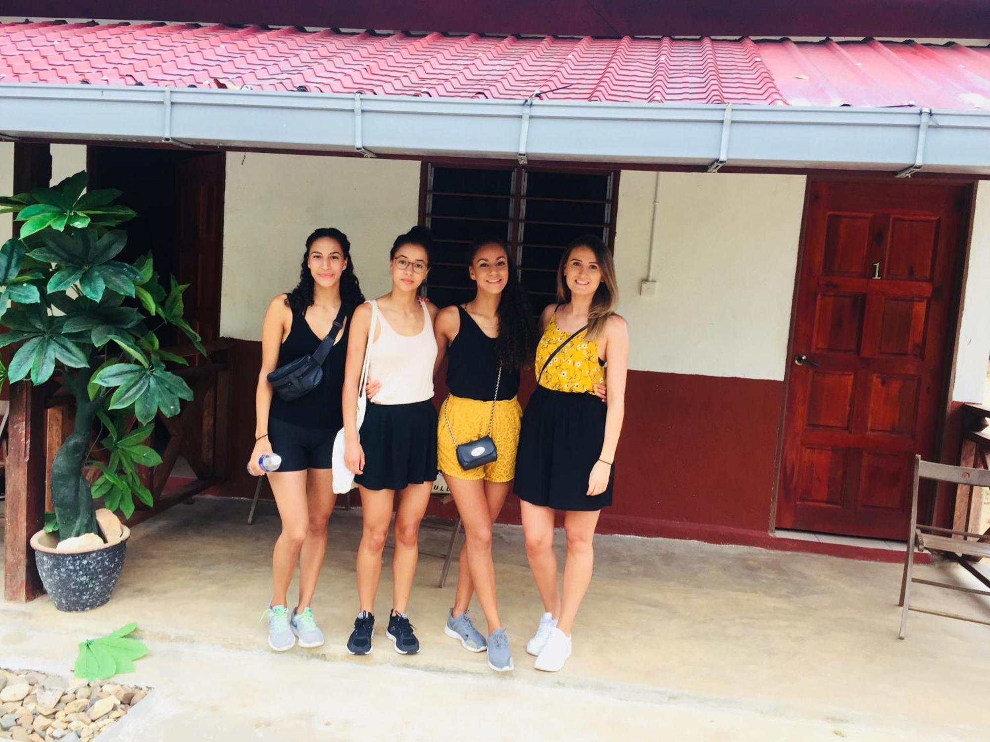 Dtahan Motel Taman Negara Kuala Tahan Exterior foto
